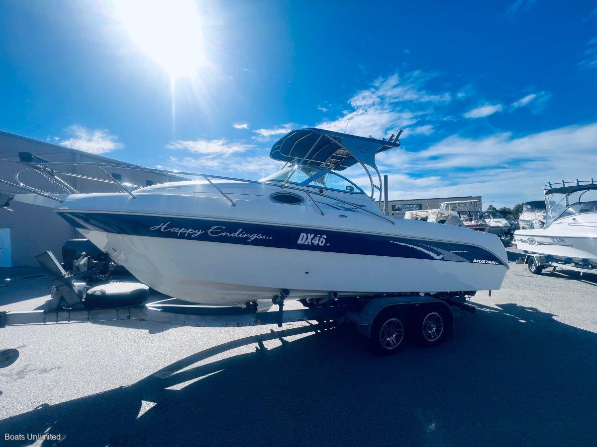 Mustang 2250 Bluewater