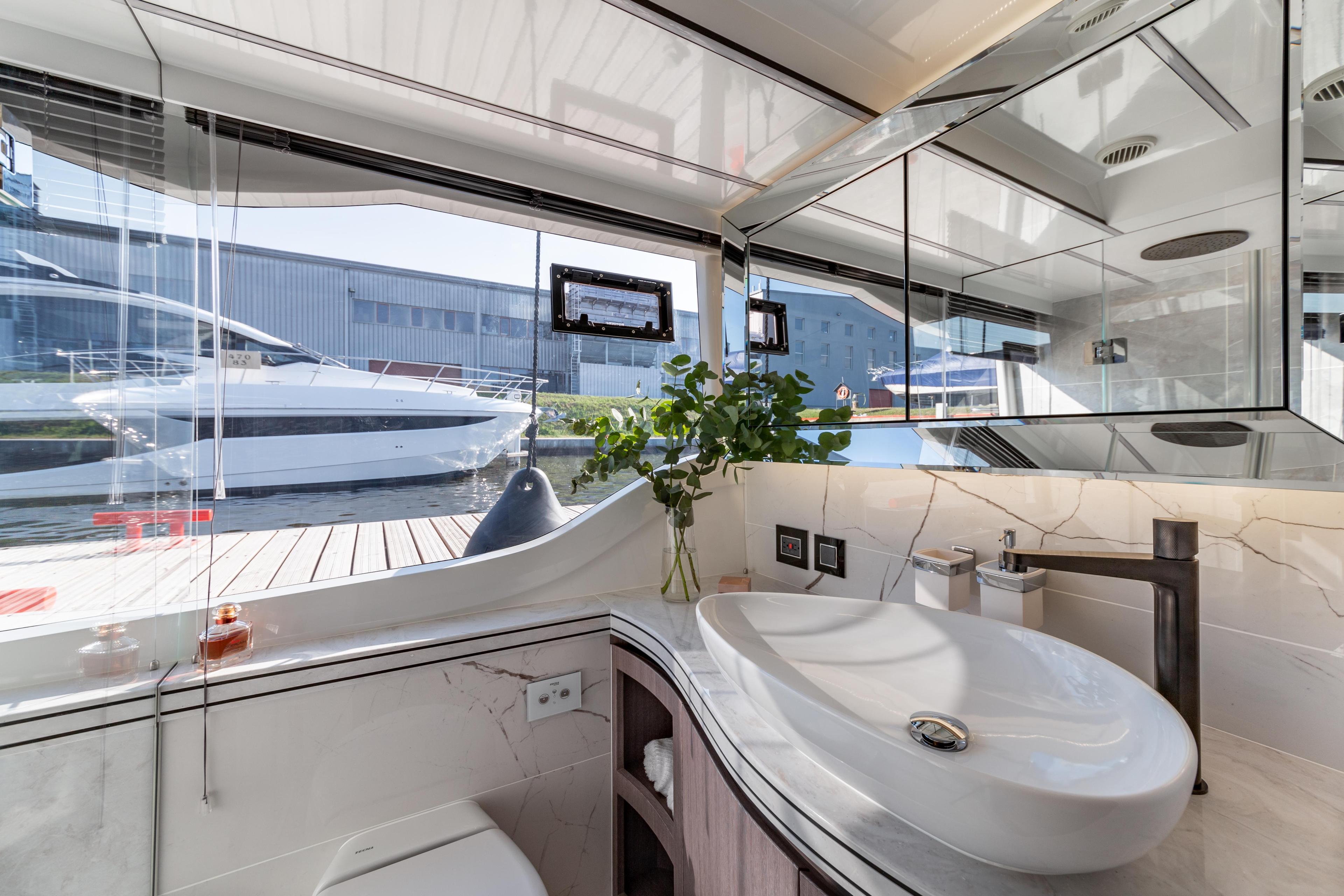 Galeon 560 Fly