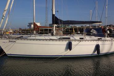 Dufour 38 Classic