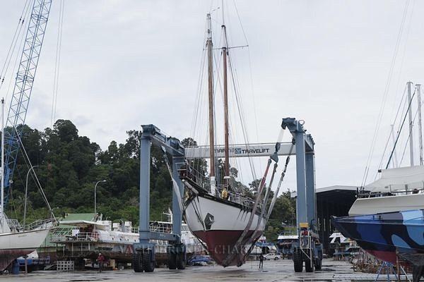 Custom Bud Macintosh schooner