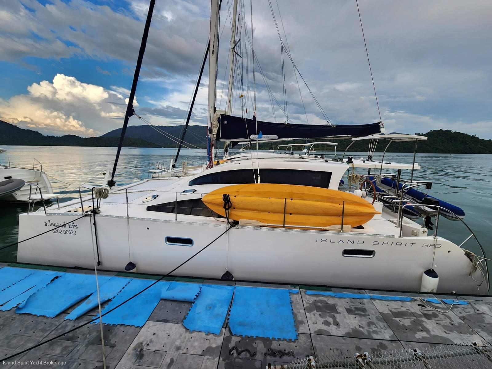 Island Spirit IS380 Island Breeze