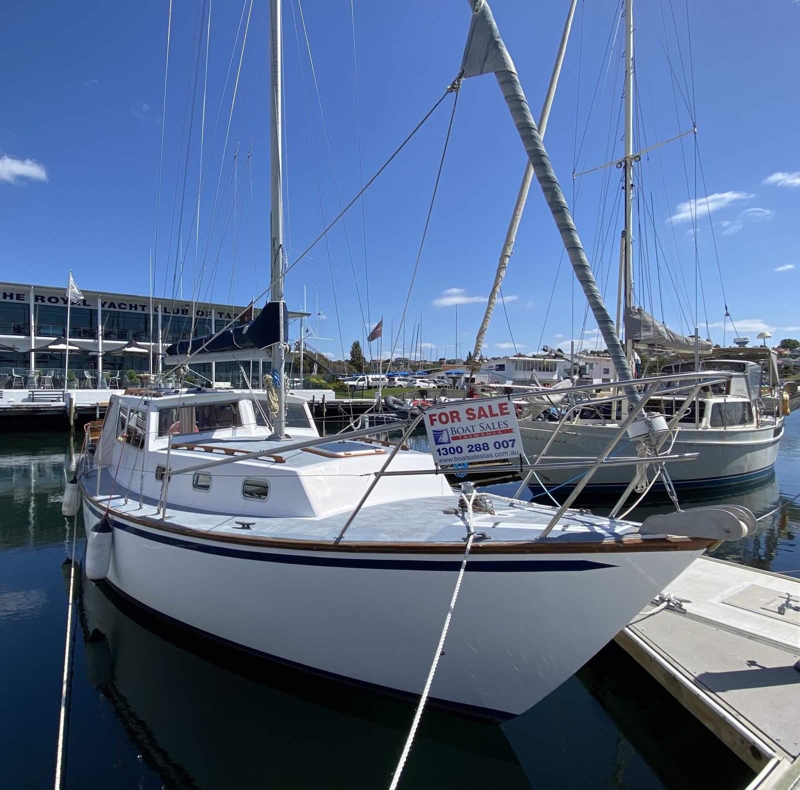 Roberts 30 Motor Sailer