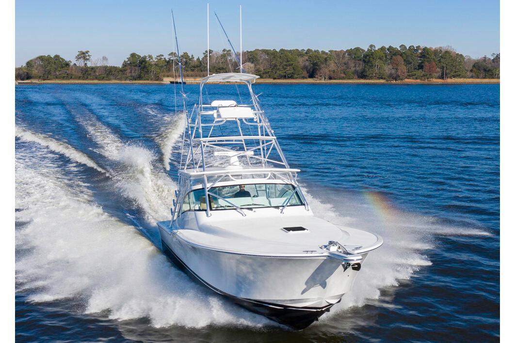 Albemarle 41 Custom Carolina Edition