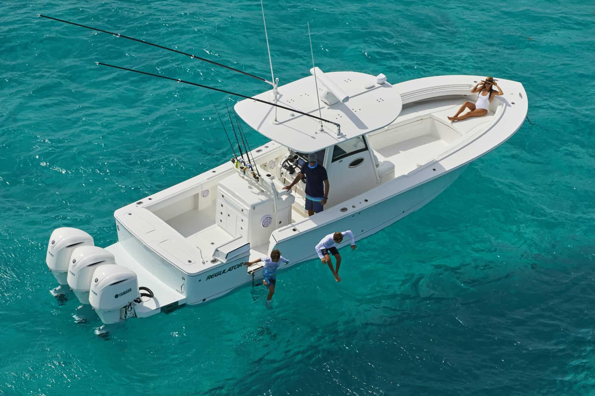 Regulator 34 Center Console