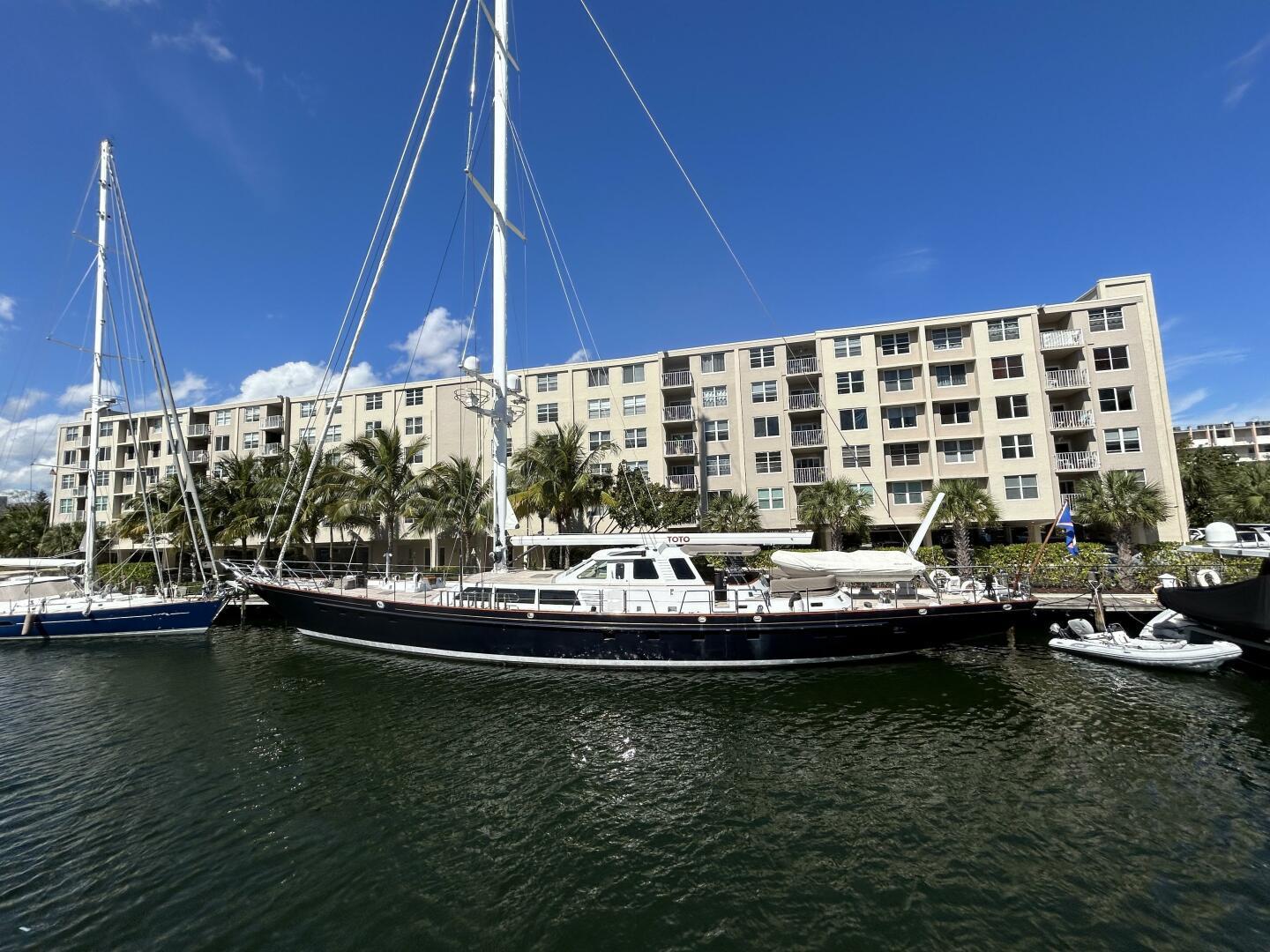 Palmer Johnson Cruising Sloop