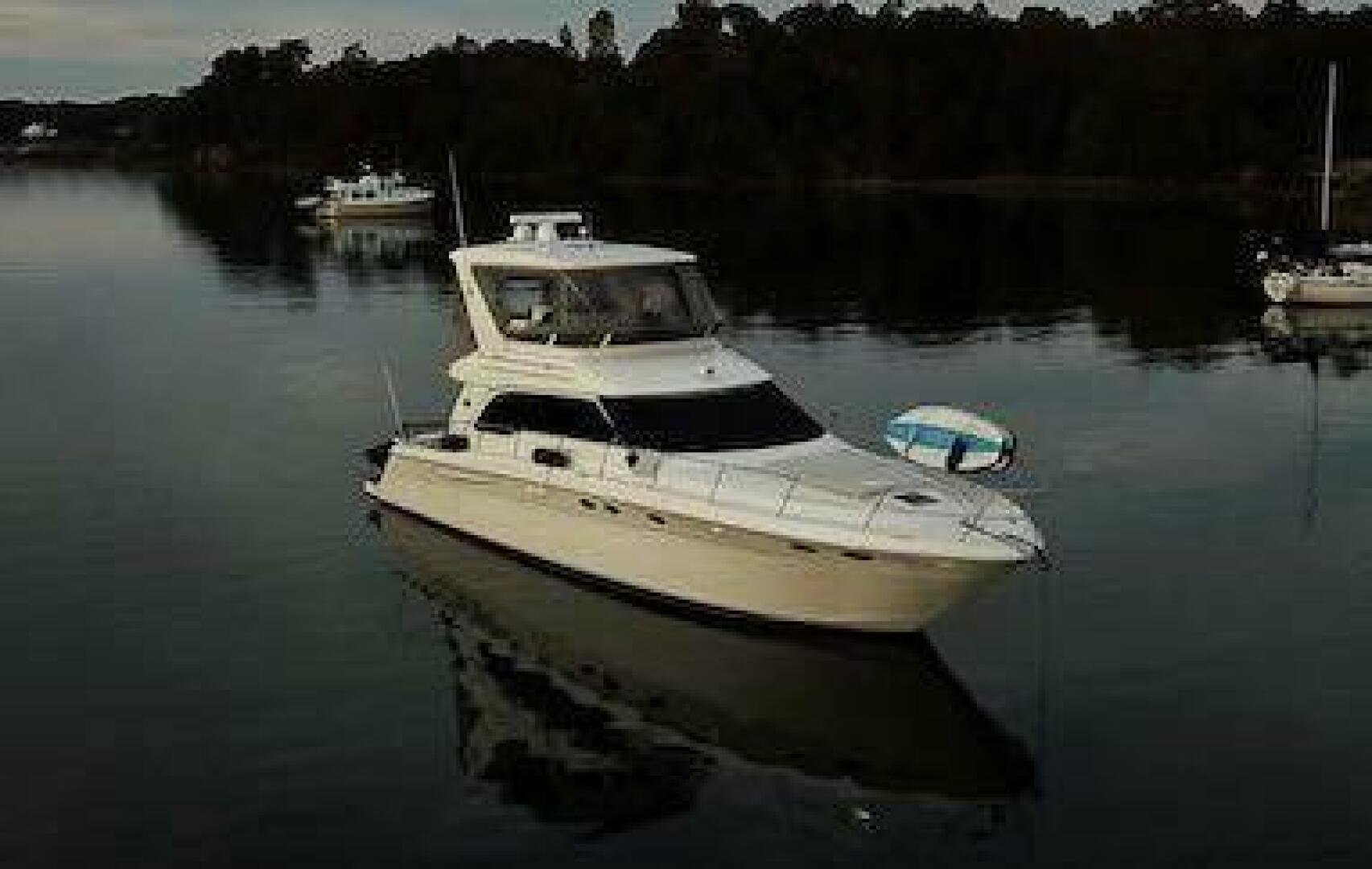 Sea Ray 480 Sedan Bridge