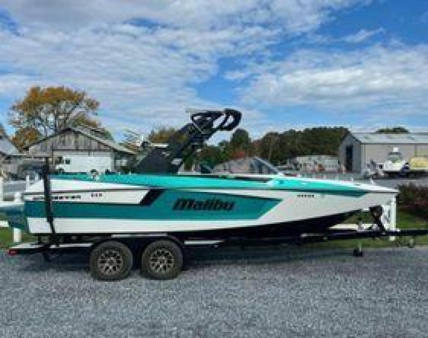 Malibu 23 32 MXZ