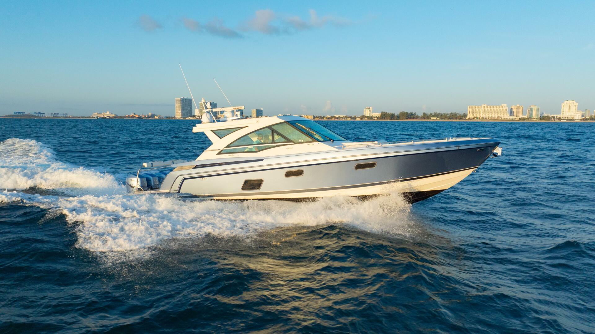 Formula 430 Supersport Crossover