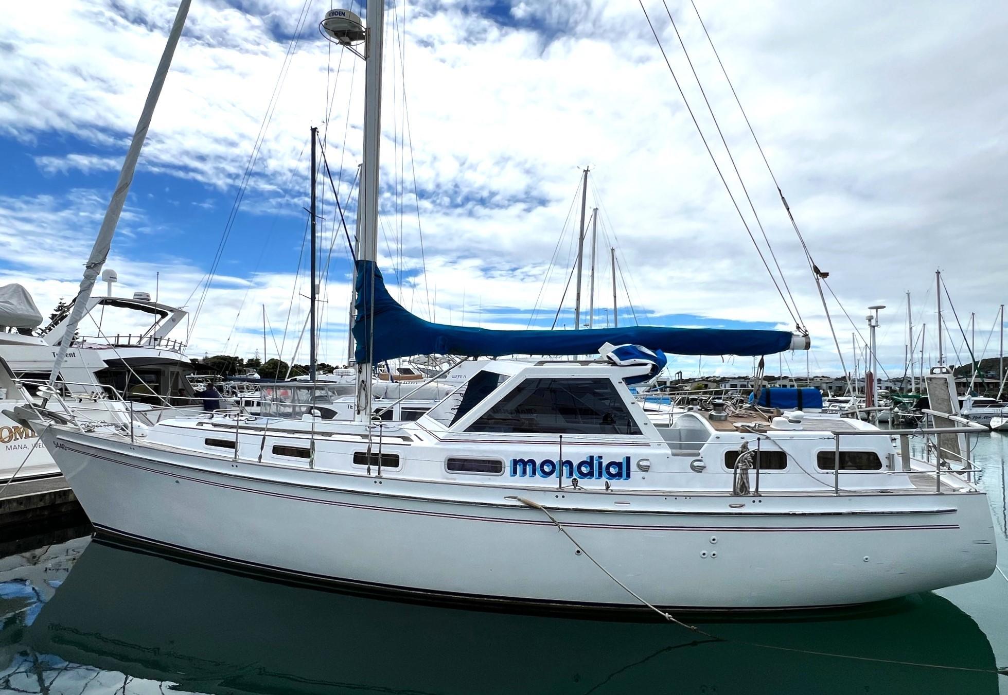 Oceans Pilot House Cruising Yacht