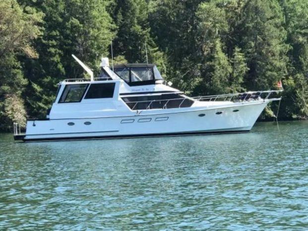 Ocean Alexander 54 Cockpit Motoryacht