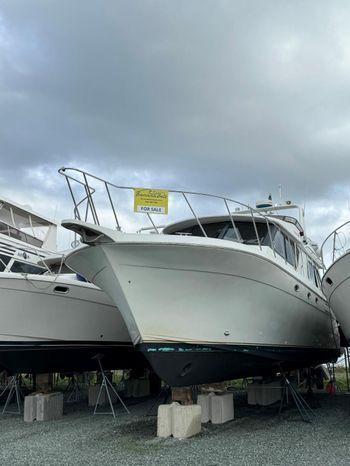 Navigator 4600 Pilothouse with THRUSTER