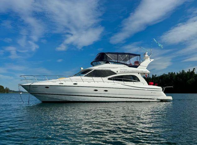 Cruisers Yachts 5000 Sedan Sport