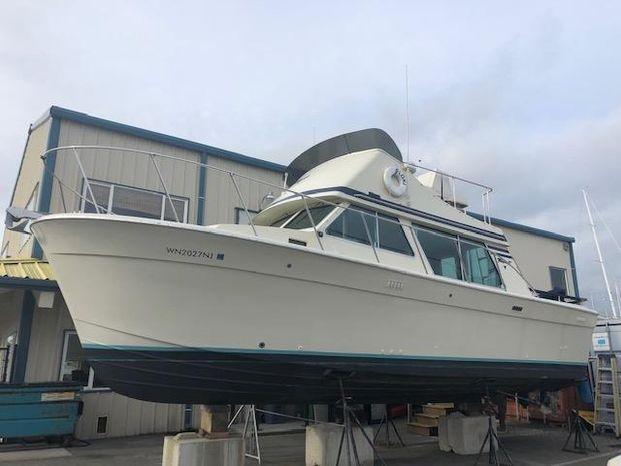 Tollycraft 34 Sedan