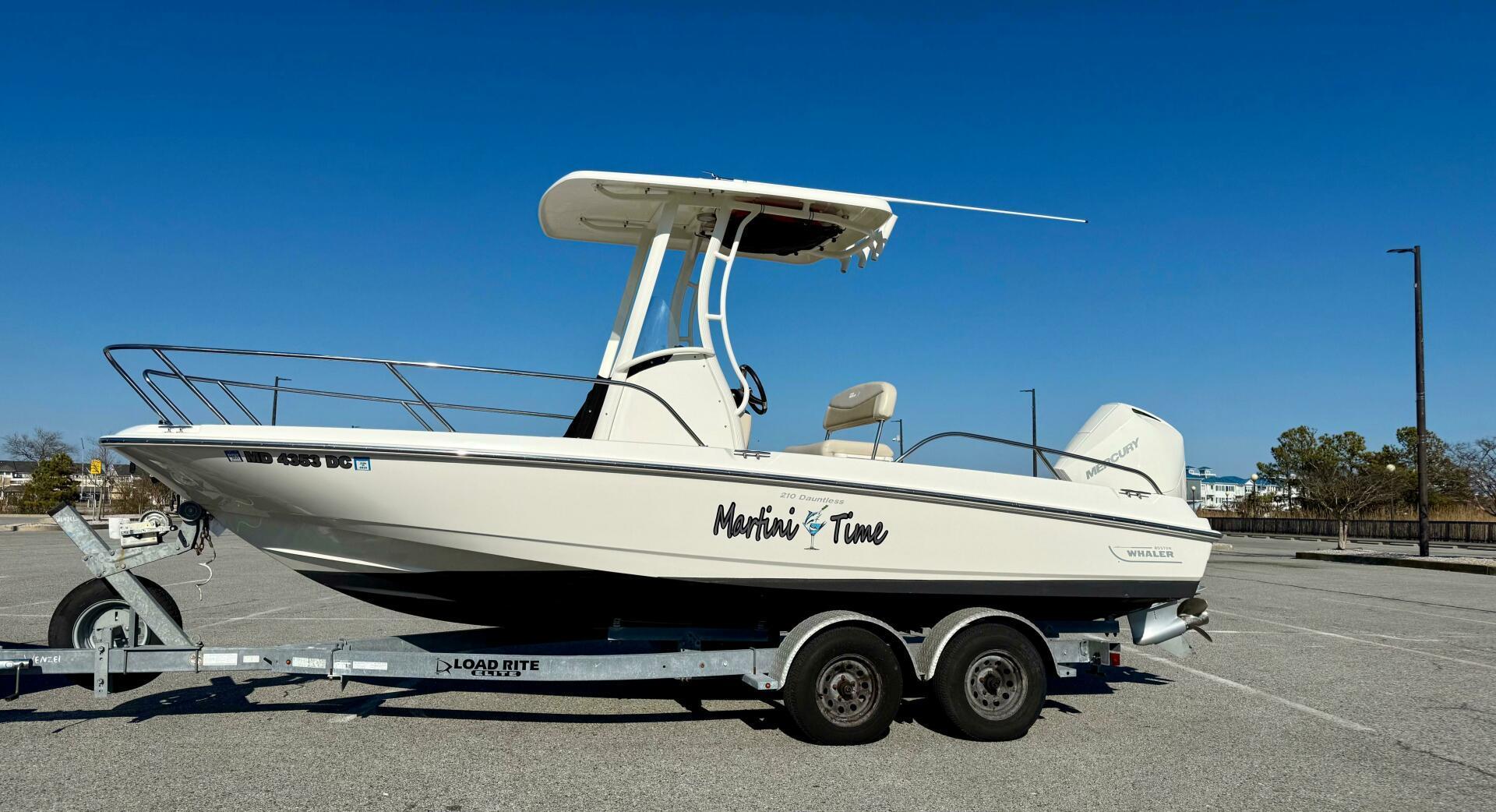Boston Whaler 210 Dauntless