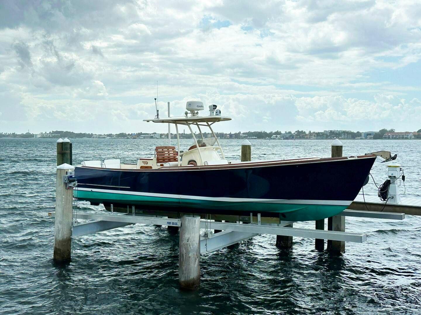 Hinckley Talaria 29 C