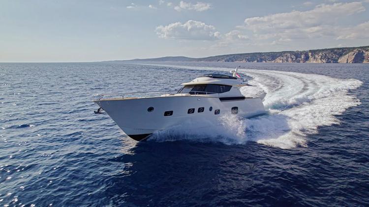 Monachus 70 Fly