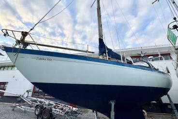 Camper & Nicholson 35