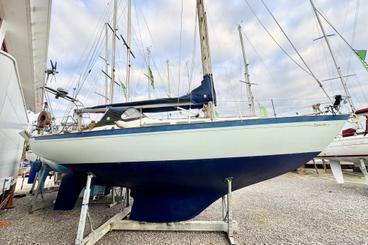 Camper & Nicholson 35