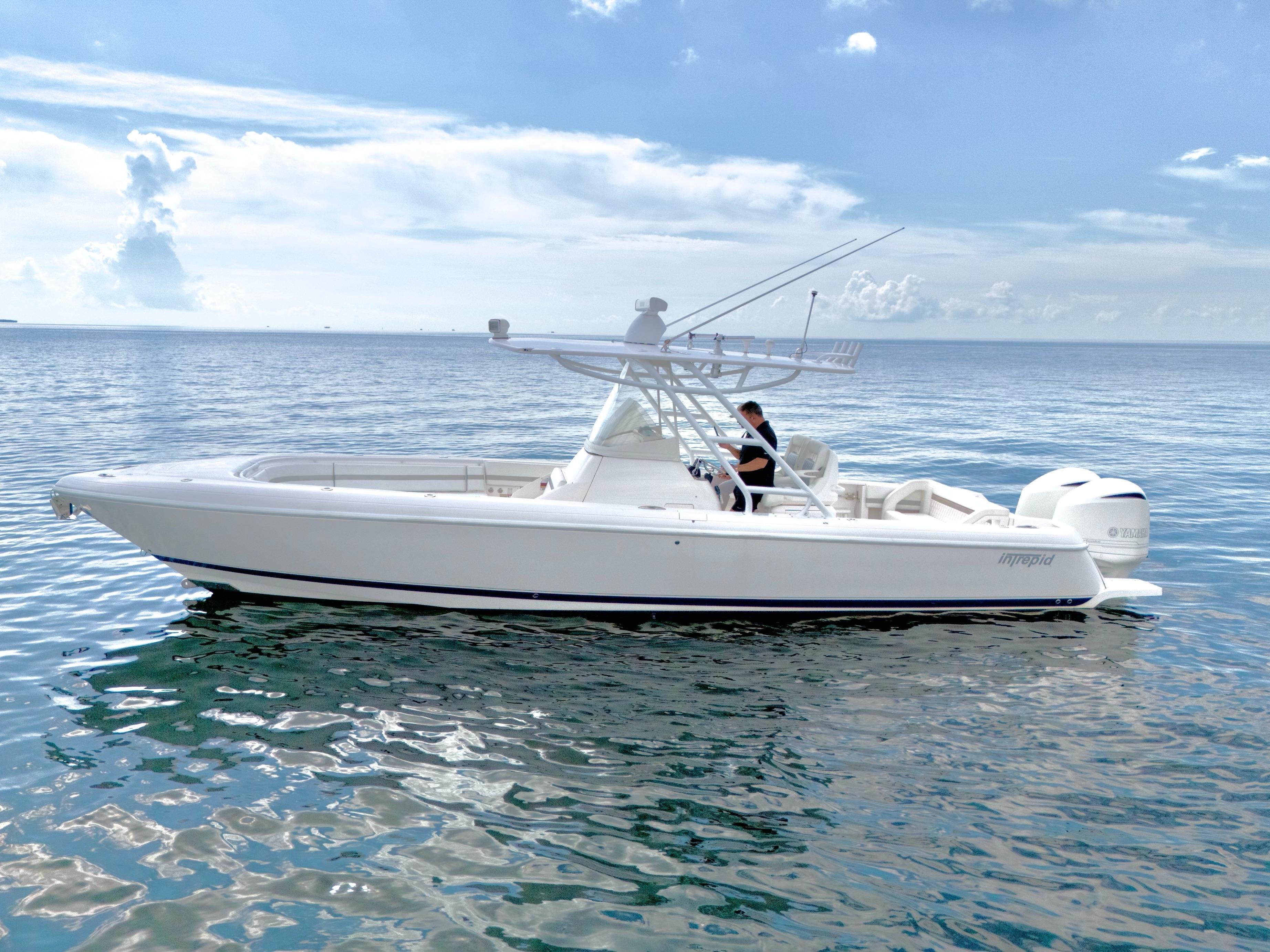 Intrepid 327 Center Console