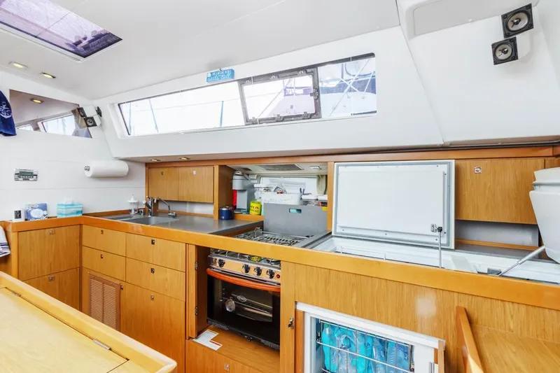 Thumbnail 34 - Beneteau Sense 50