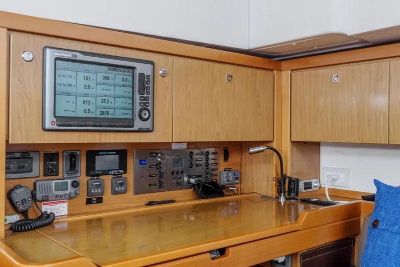 Thumbnail 41 - Beneteau Sense 50