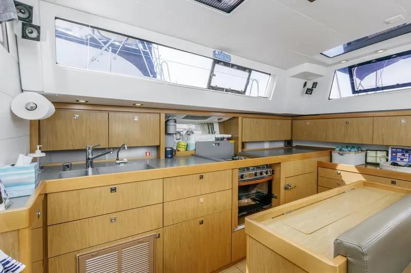Thumbnail 36 - Beneteau Sense 50