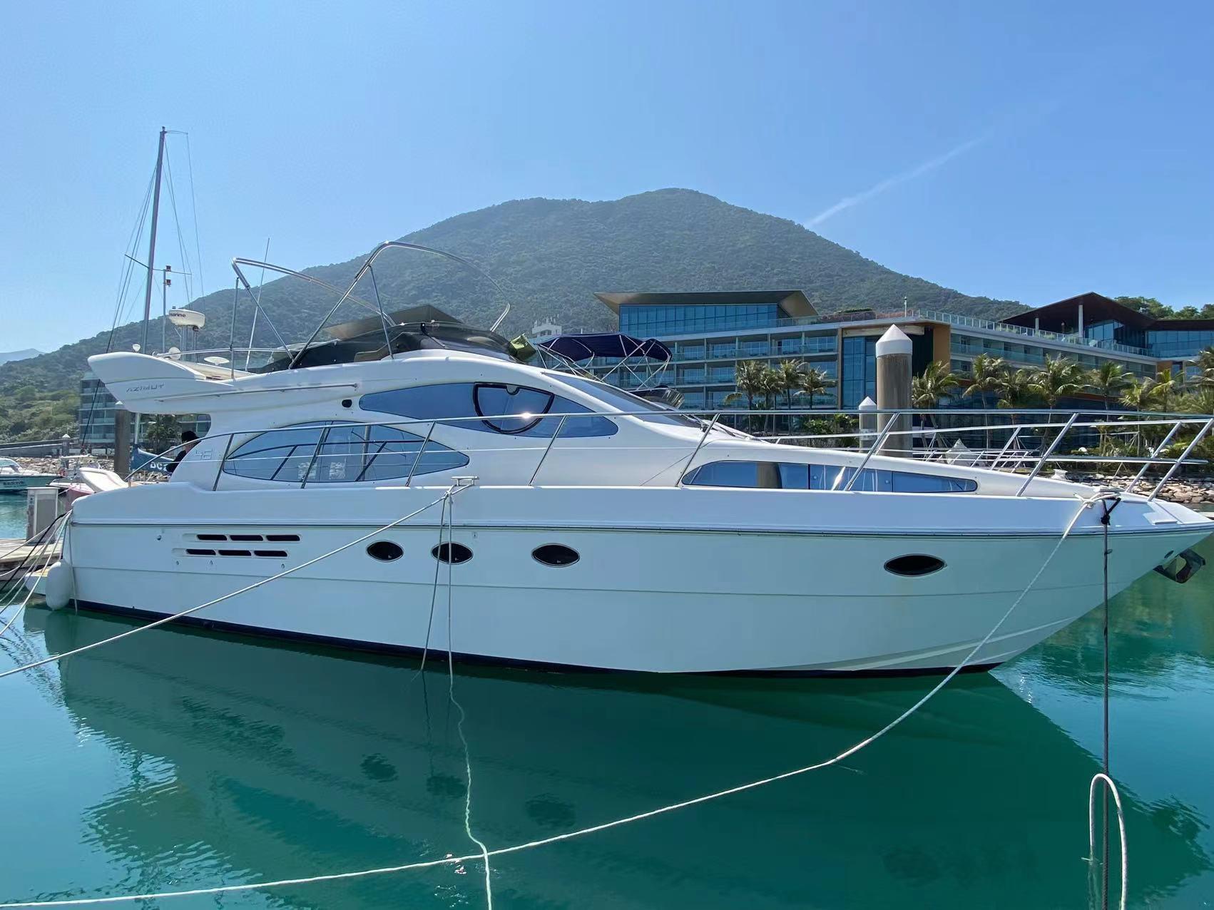 Azimut 46