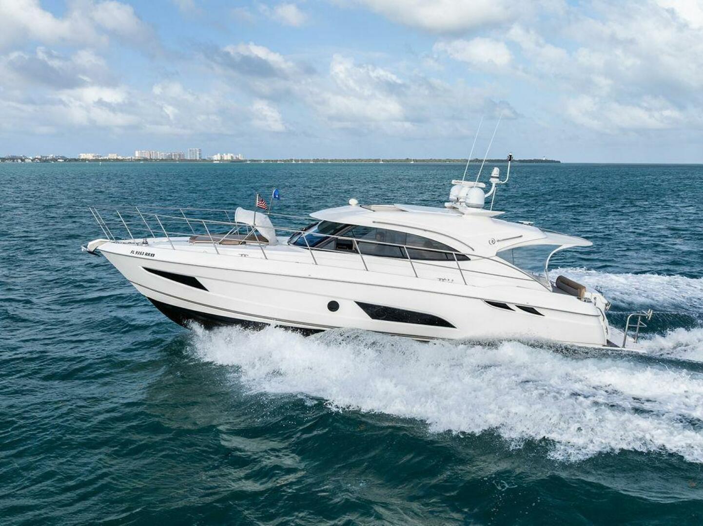Riviera 4800 Sport Yacht