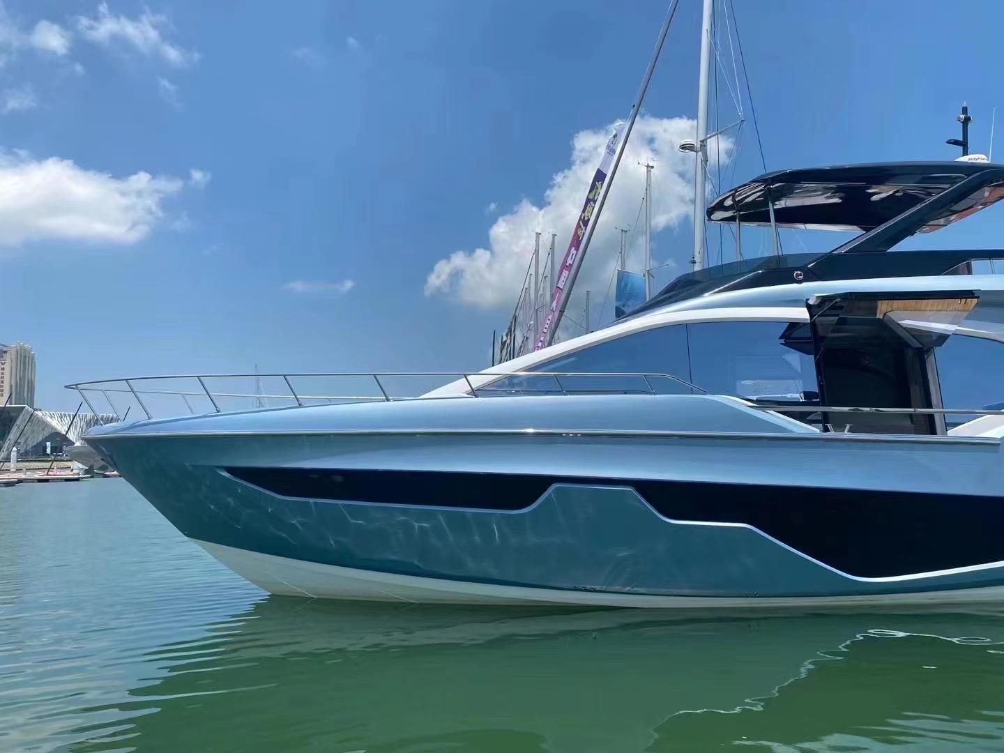 Sessa Marine F68 Gullwing Fly