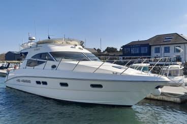 Sealine F42/5