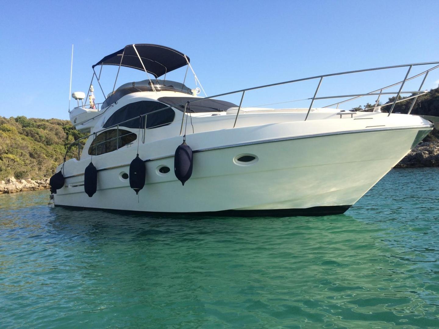 Azimut 42 fly