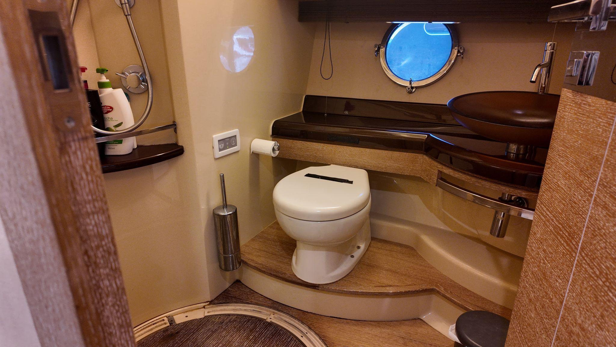 Azimut 58
