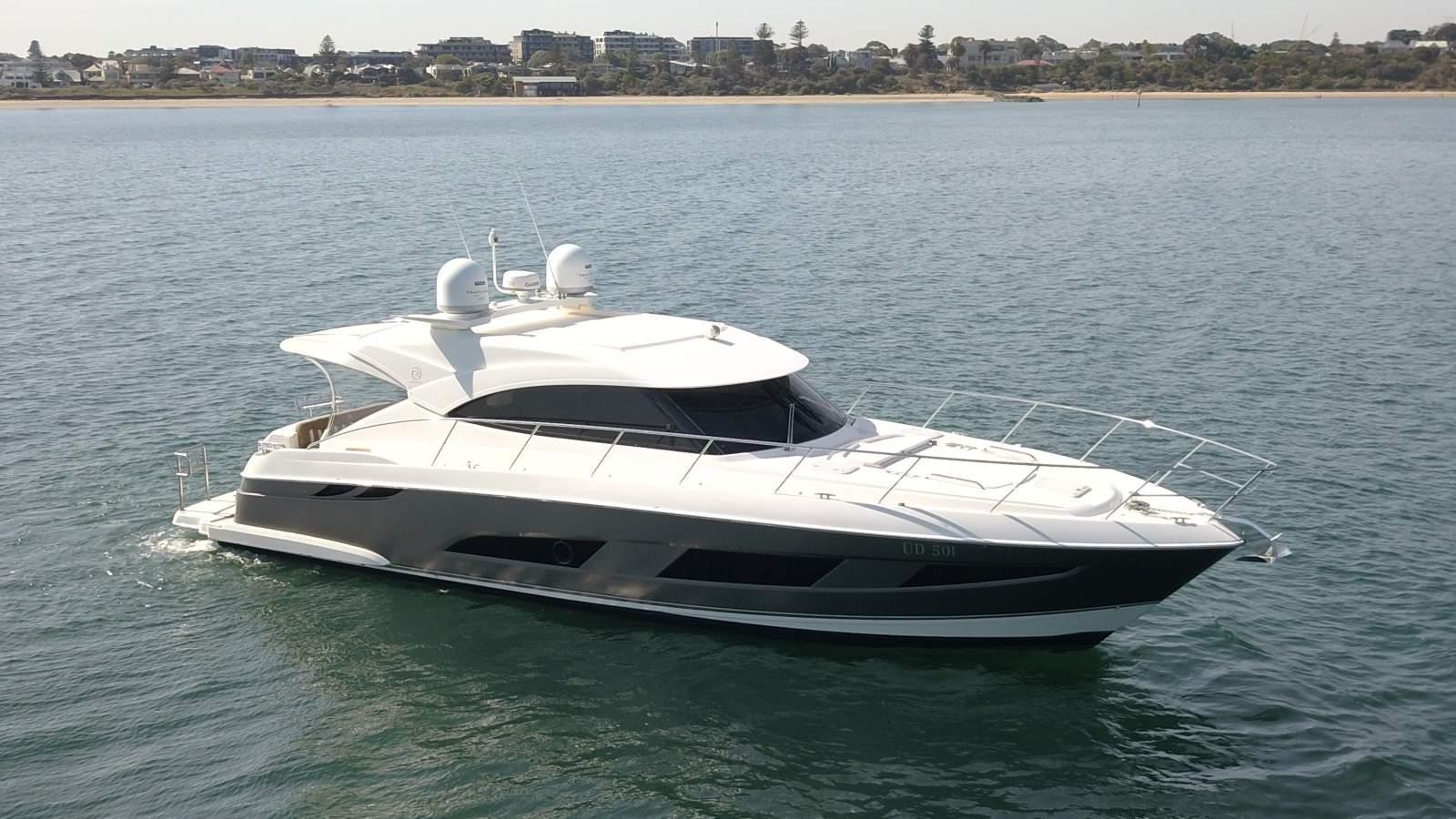Riviera 4800 Sport Yacht