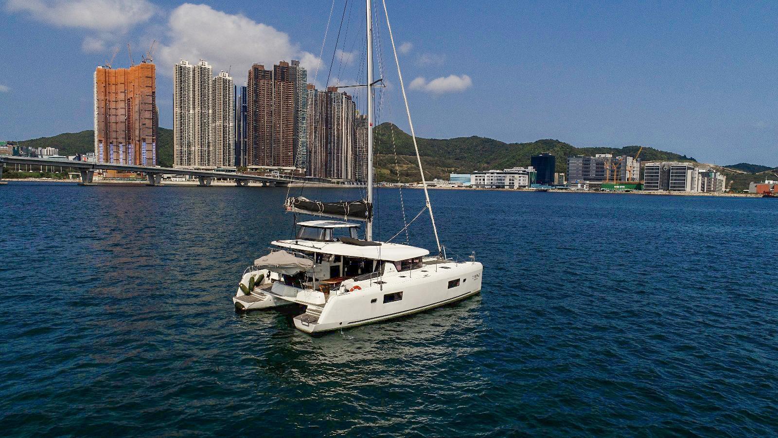 Lagoon 42