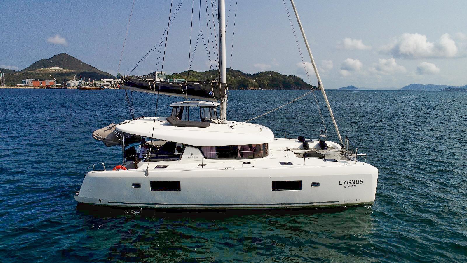 Lagoon 42