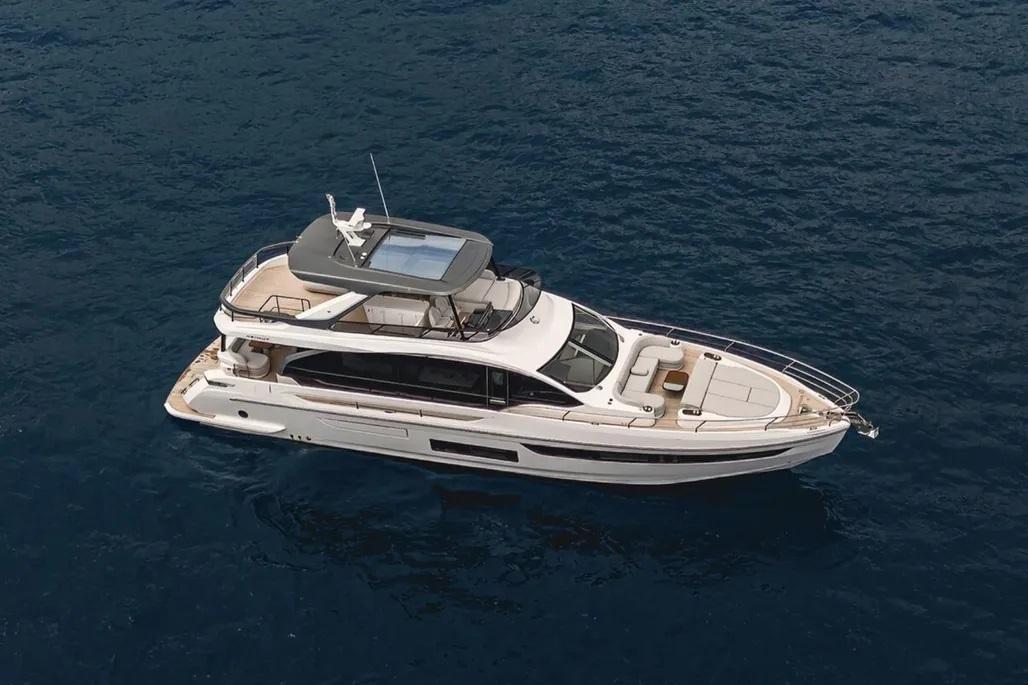 Azimut 72 Fly