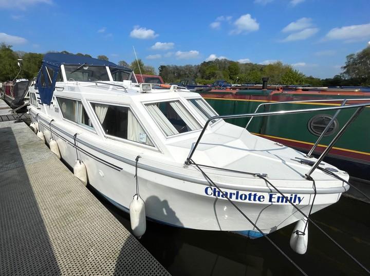 Viking Mouldings 6 berth motor cruiser