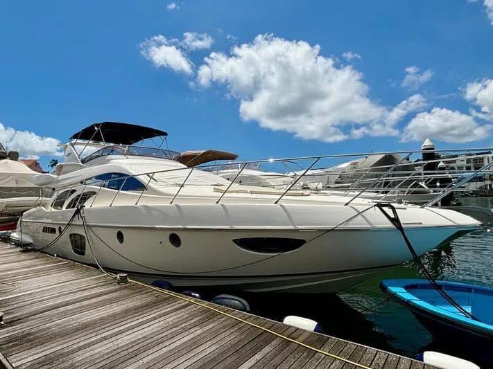 Azimut 62E