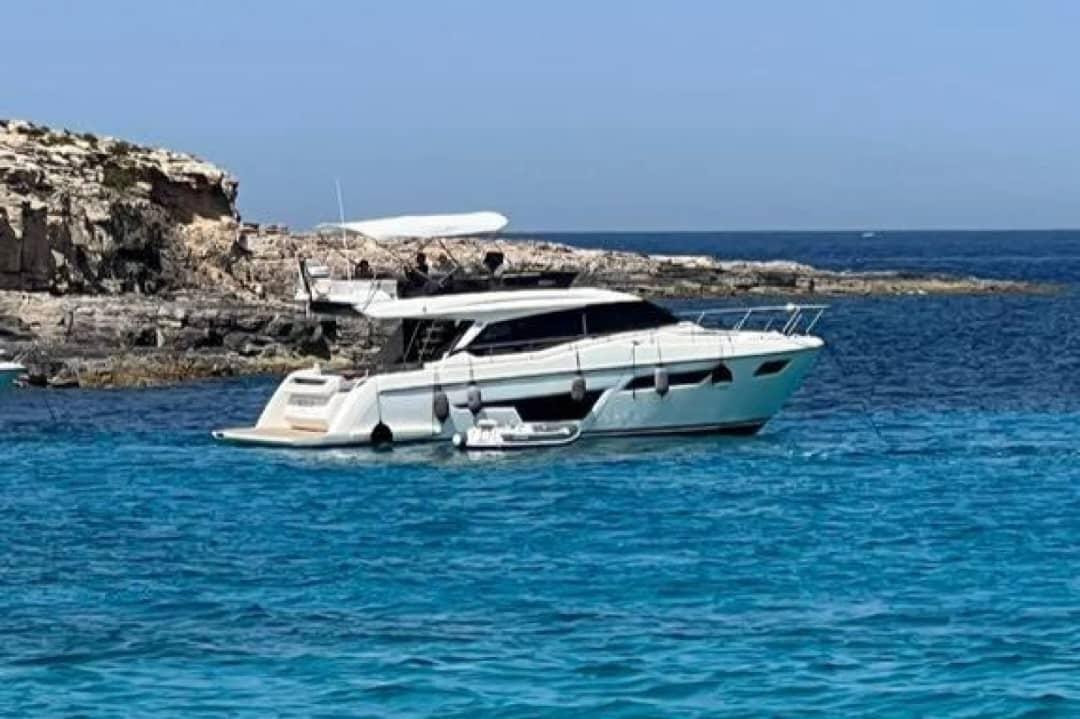 Ferretti 500 fly