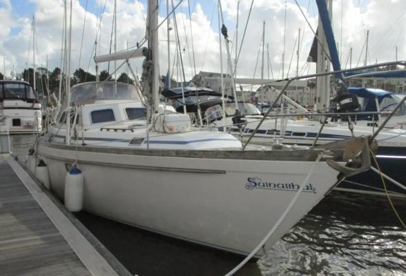 Sovereign 40 Deck Saloon