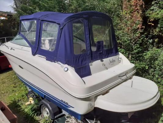 Sea Ray 225 Weekender