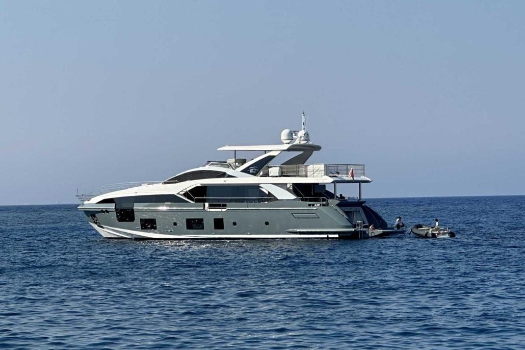 Azimut Grande 27M