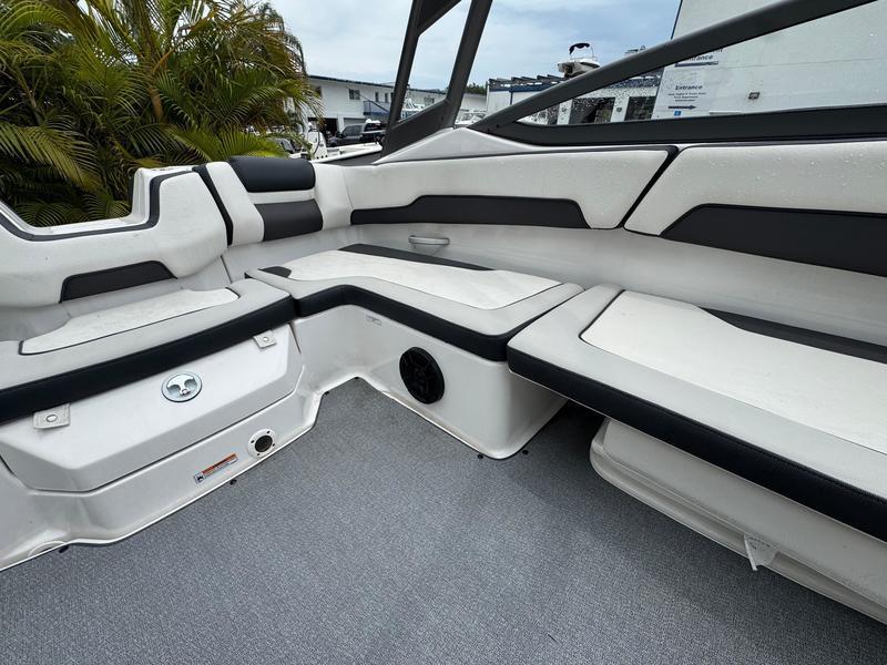 Thumbnail 25 - Yamaha Boats AR195