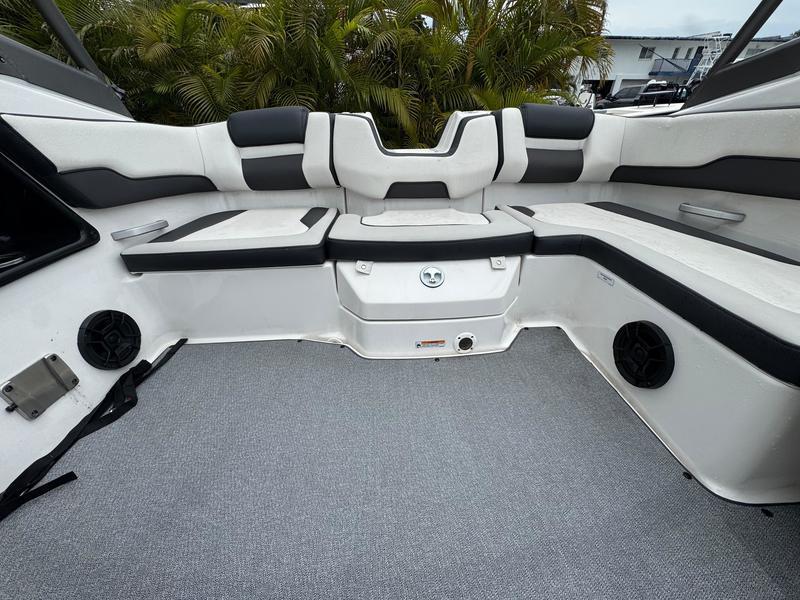 Thumbnail 24 - Yamaha Boats AR195
