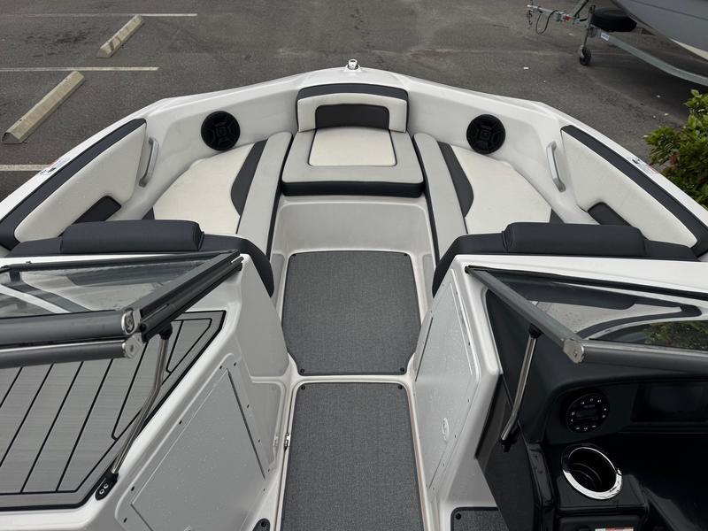 Thumbnail 19 - Yamaha Boats AR195