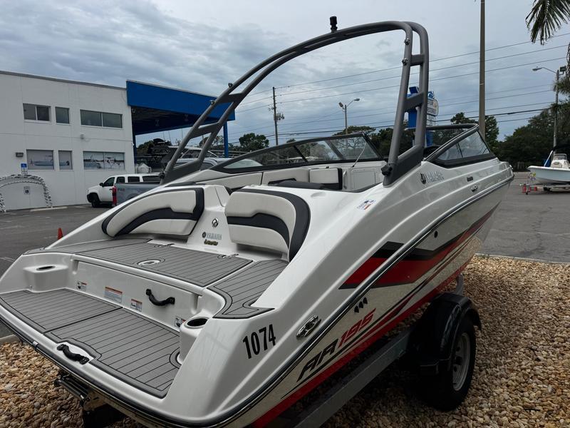 Thumbnail 5 - Yamaha Boats AR195