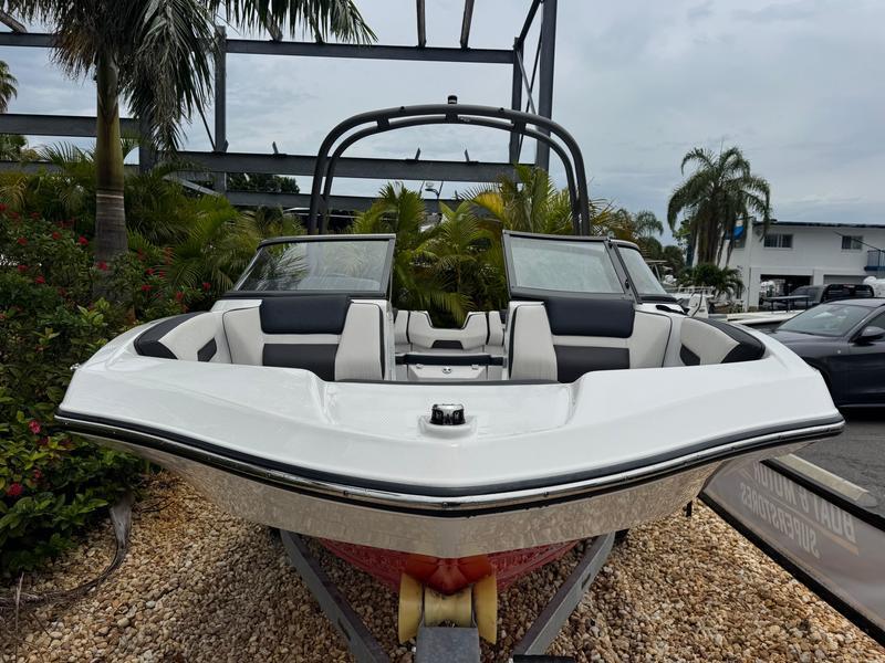 Thumbnail 8 - Yamaha Boats AR195