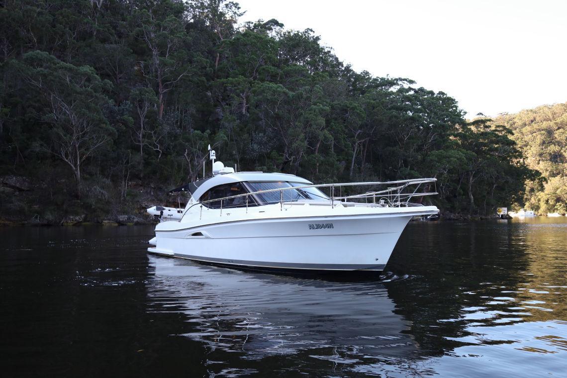 Riviera 3600 Sport Yacht