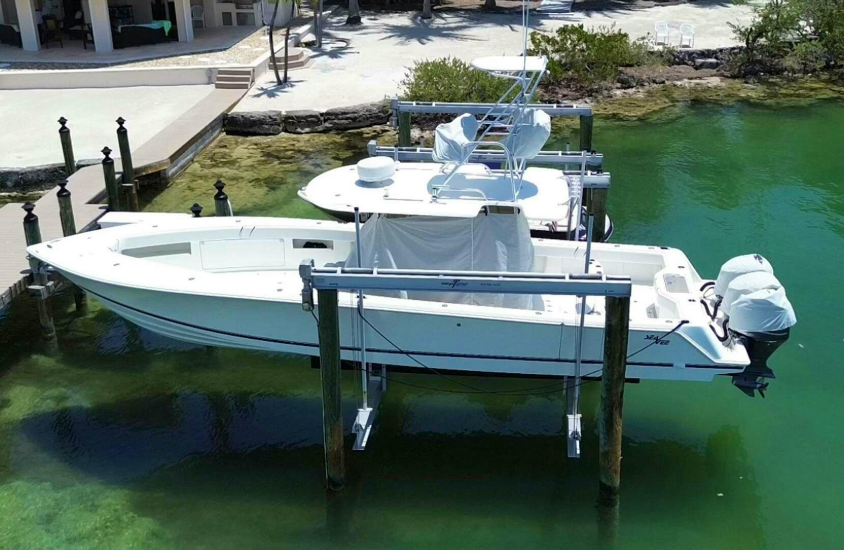 SeaVee 390B Center Console