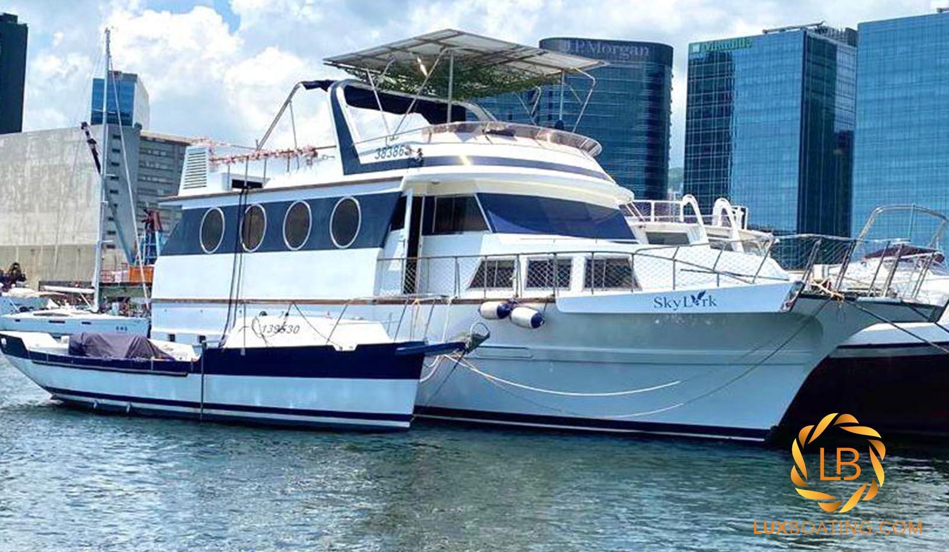 Houseboat Houseboat Business